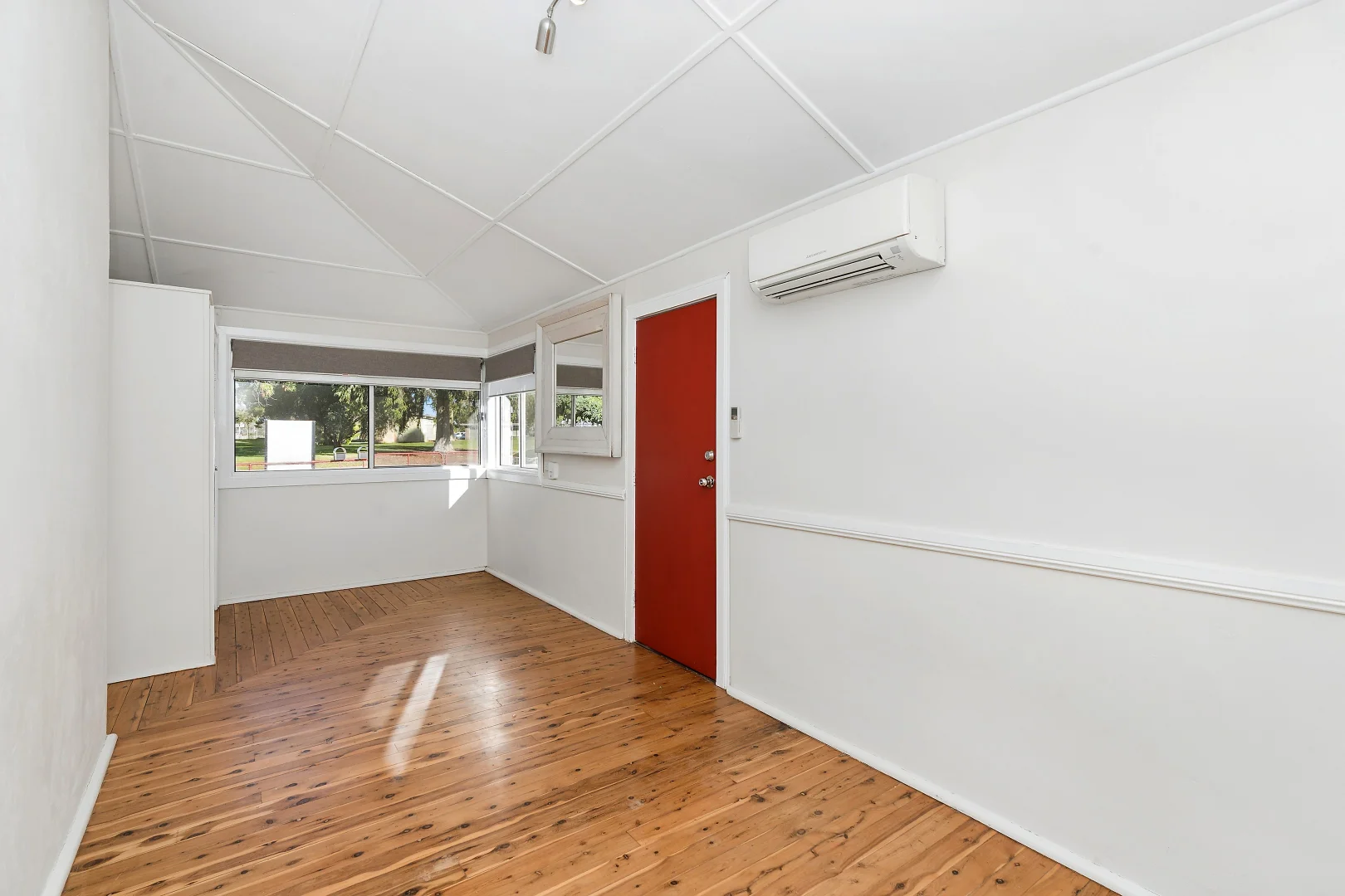Additional image 10 of 10 Lilac Avenue, Leeton NSW 2705