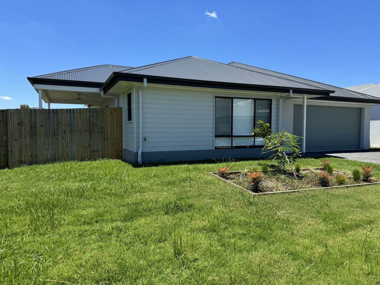 4 bedrooms House in 42 Tulip Tree Street PARK RIDGE QLD, 4125