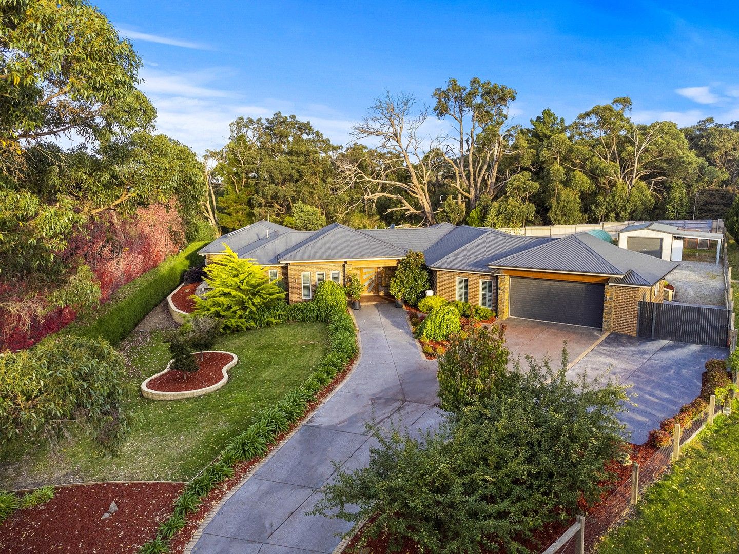 5 bedrooms House in 1-3 Echidna Lane GISBORNE VIC, 3437