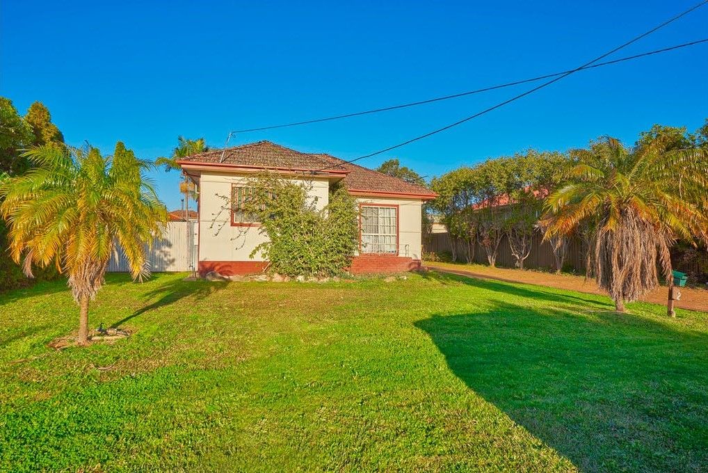 4 bedrooms House in 62 Pearson Street SOUTH WENTWORTHVILLE NSW, 2145