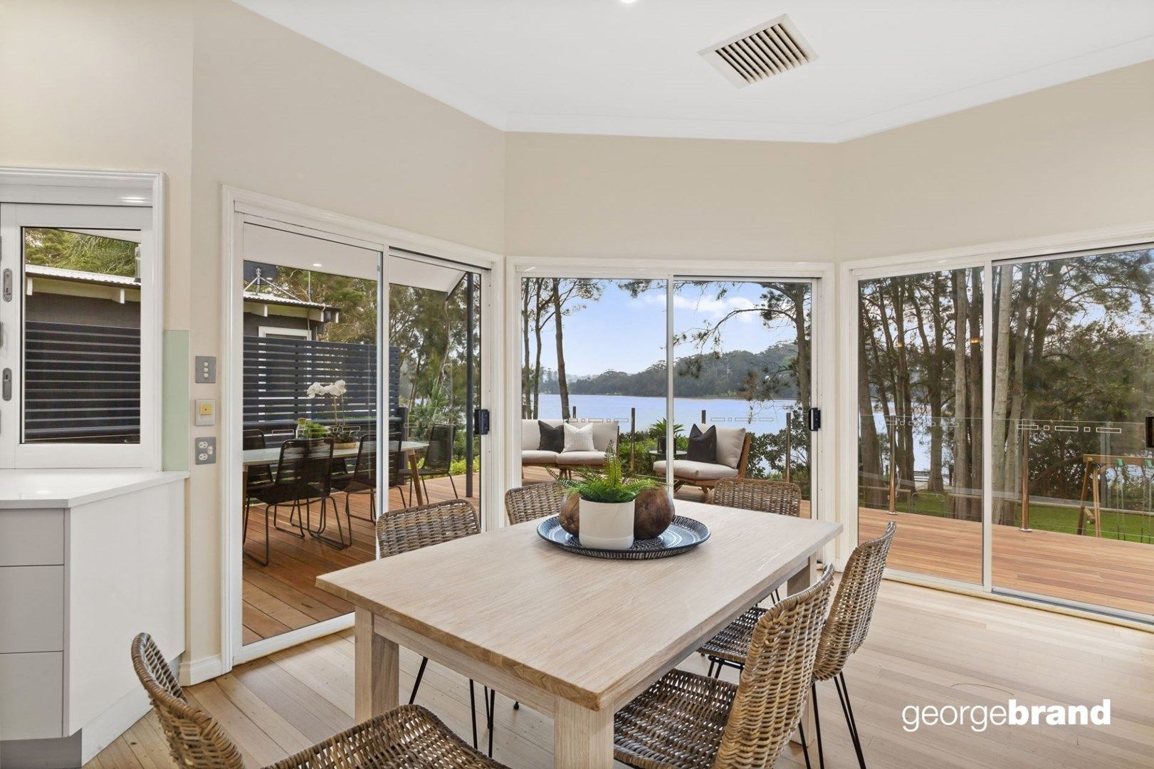 231 The Round Drive, Avoca Beach NSW 2251, Image 2