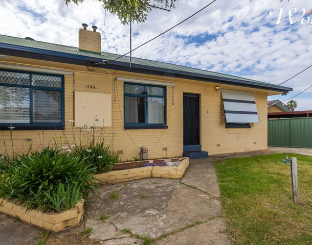 1/424 Kotthoff Street, Lavington NSW 2641