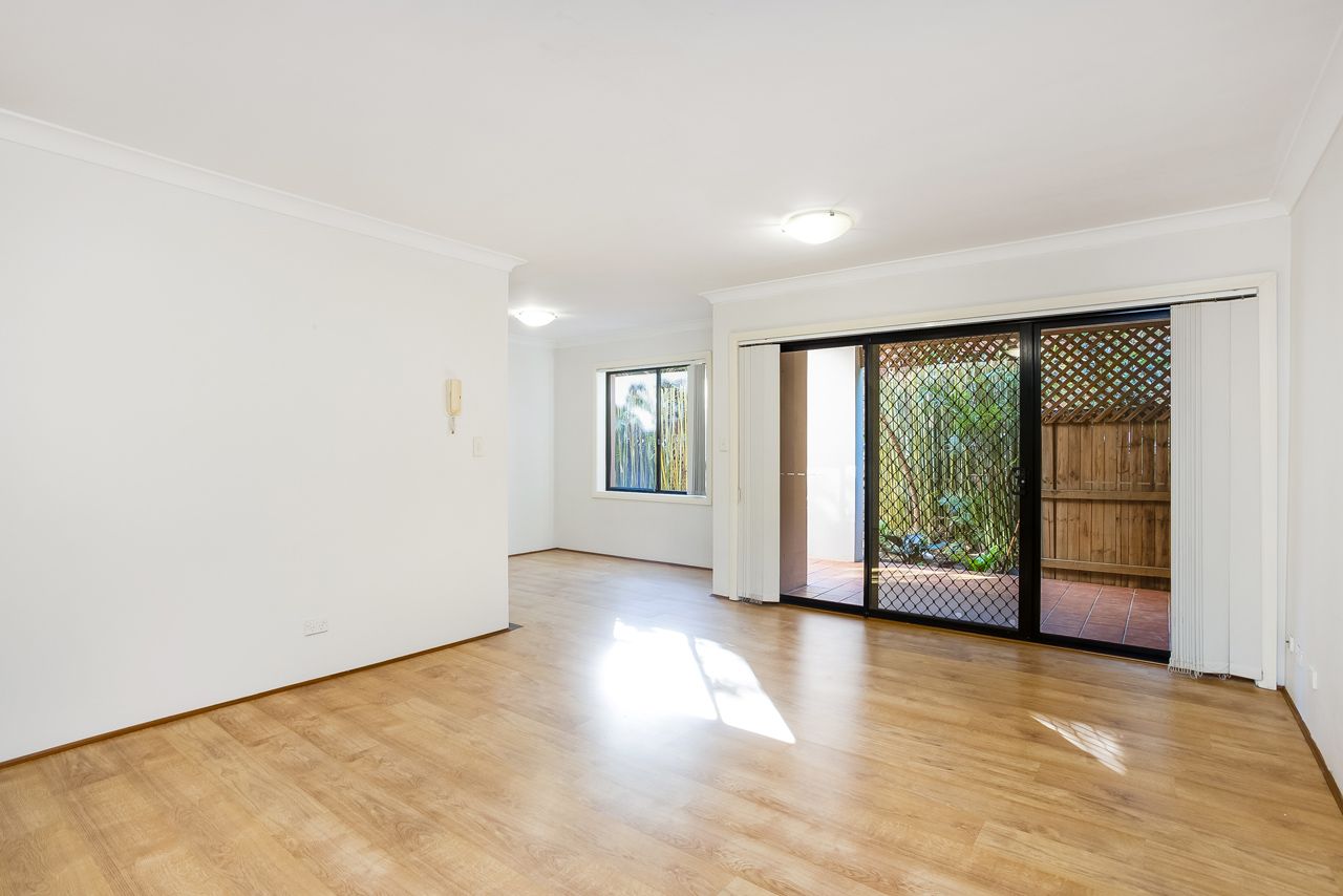 2 bedrooms Apartment / Unit / Flat in 6/52-58 Howard Avenue DEE WHY NSW, 2099