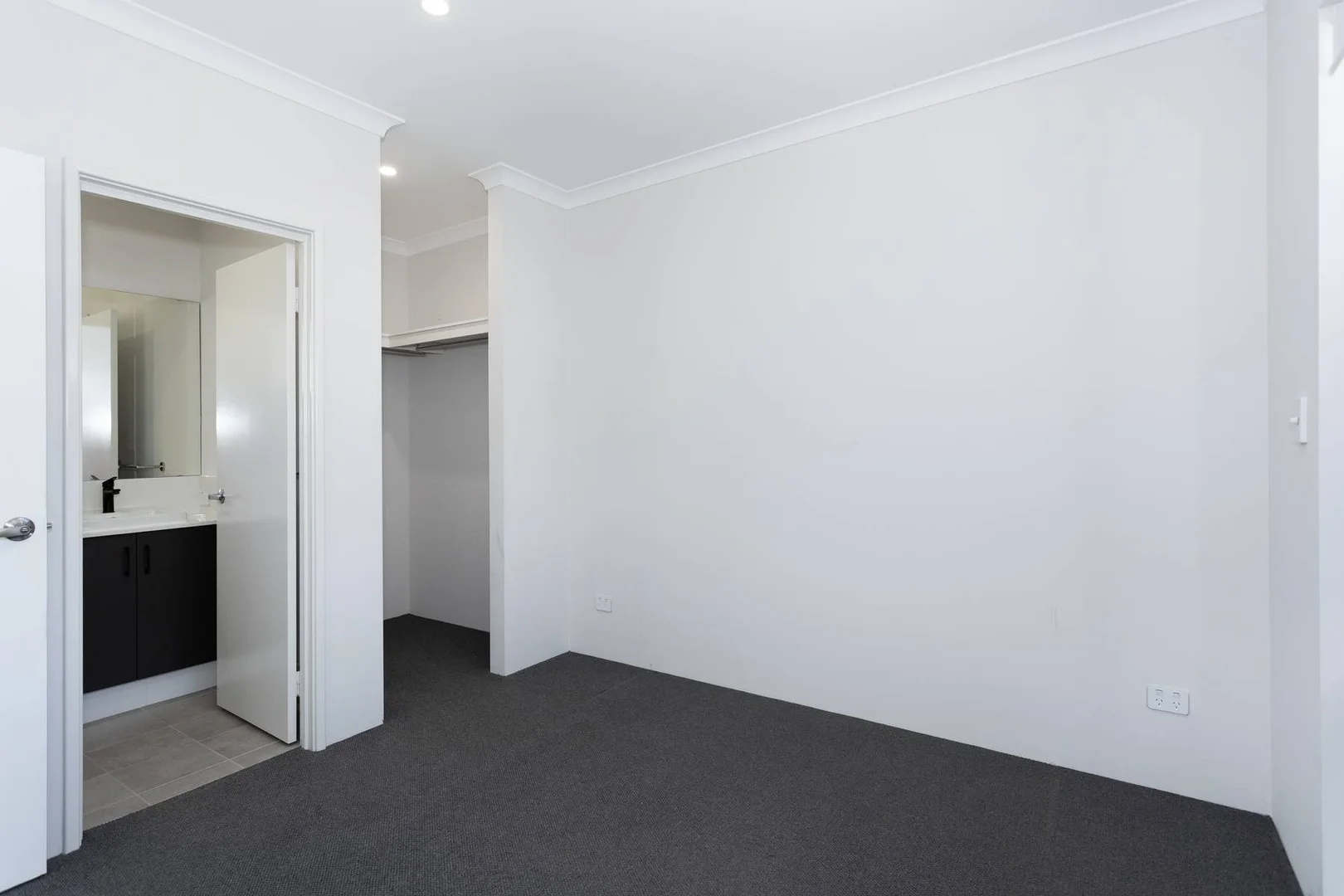 Additional image 9 of A/4 Woodleigh Gardens, Ballajura WA 6066