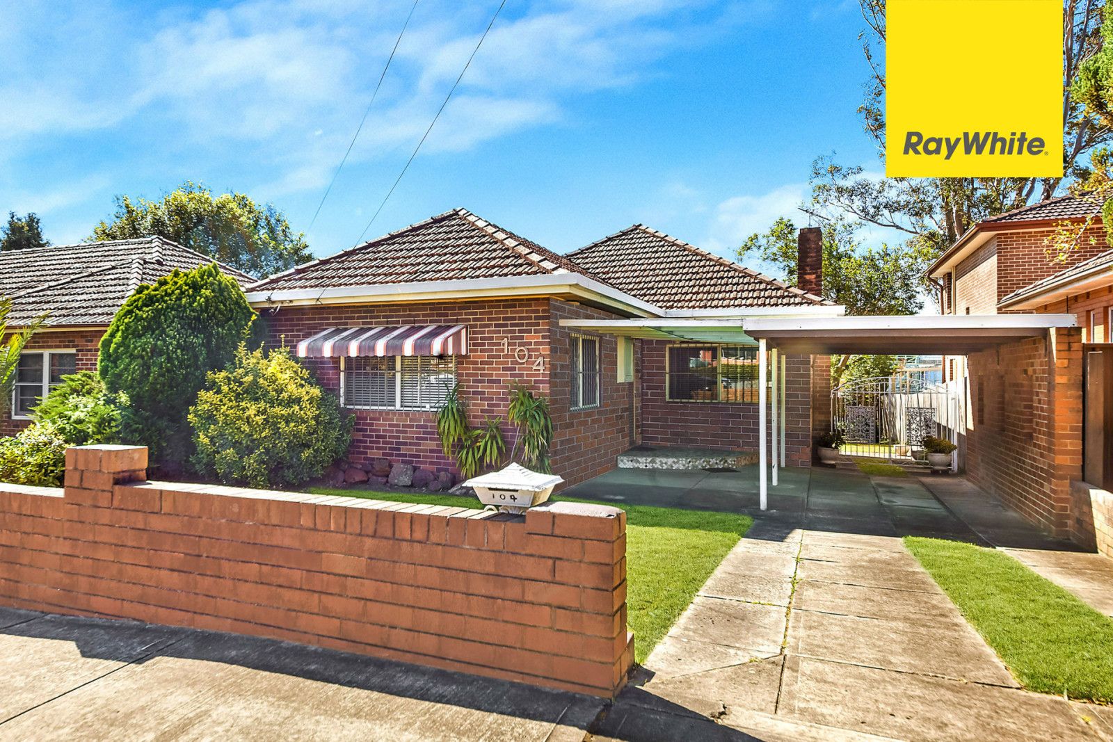 3 bedrooms House in 104 Hannans Rd RIVERWOOD NSW, 2210