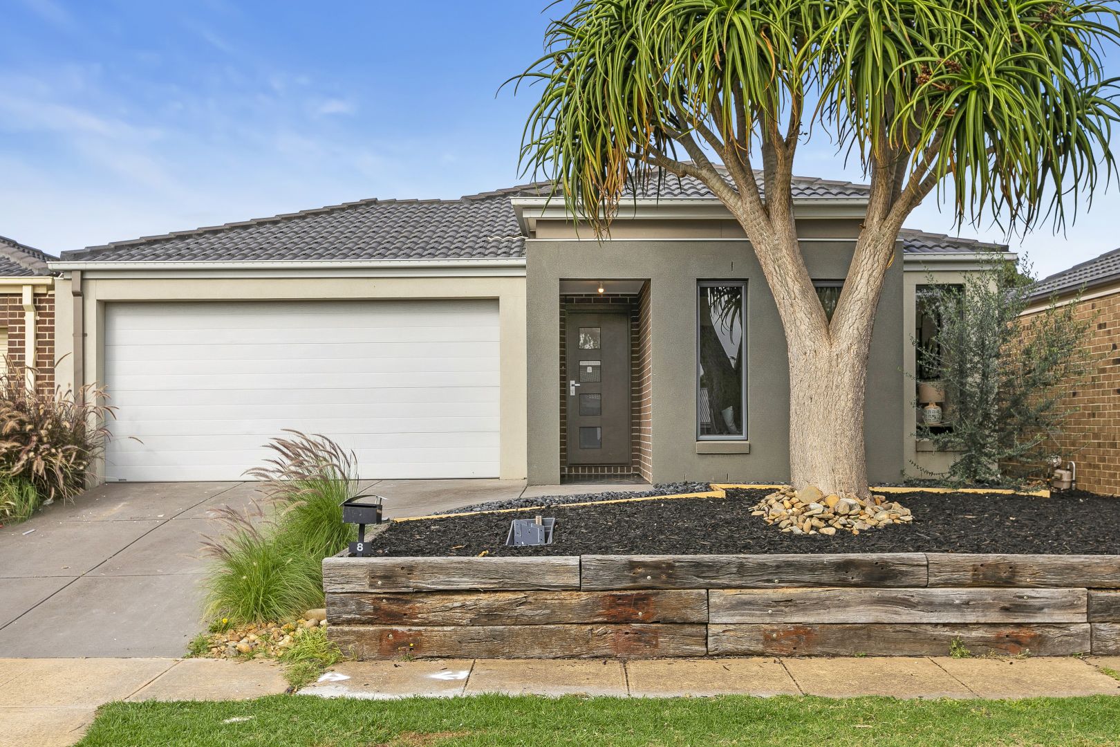 8 Marshall Terrace, Point Cook VIC 3030