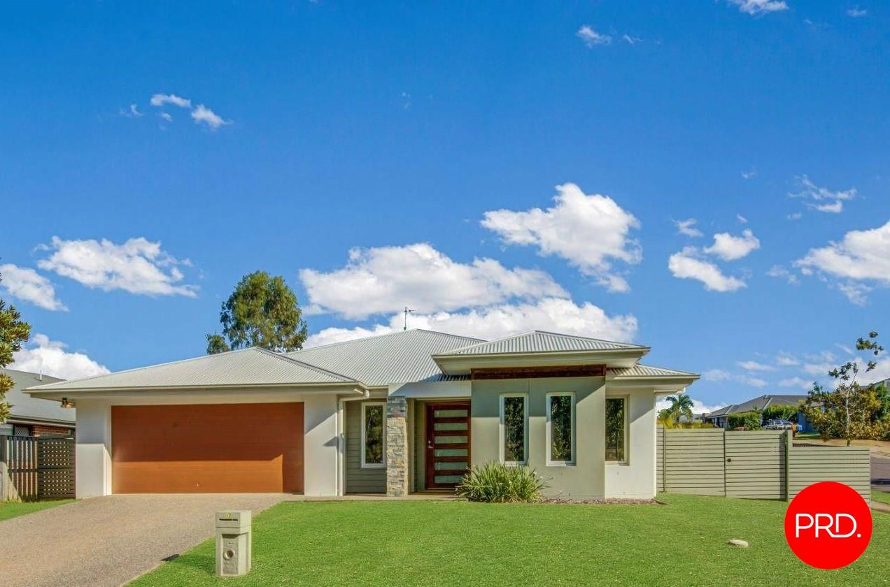 4 bedrooms House in 12 Kurwongbah Street BOYNE ISLAND QLD, 4680