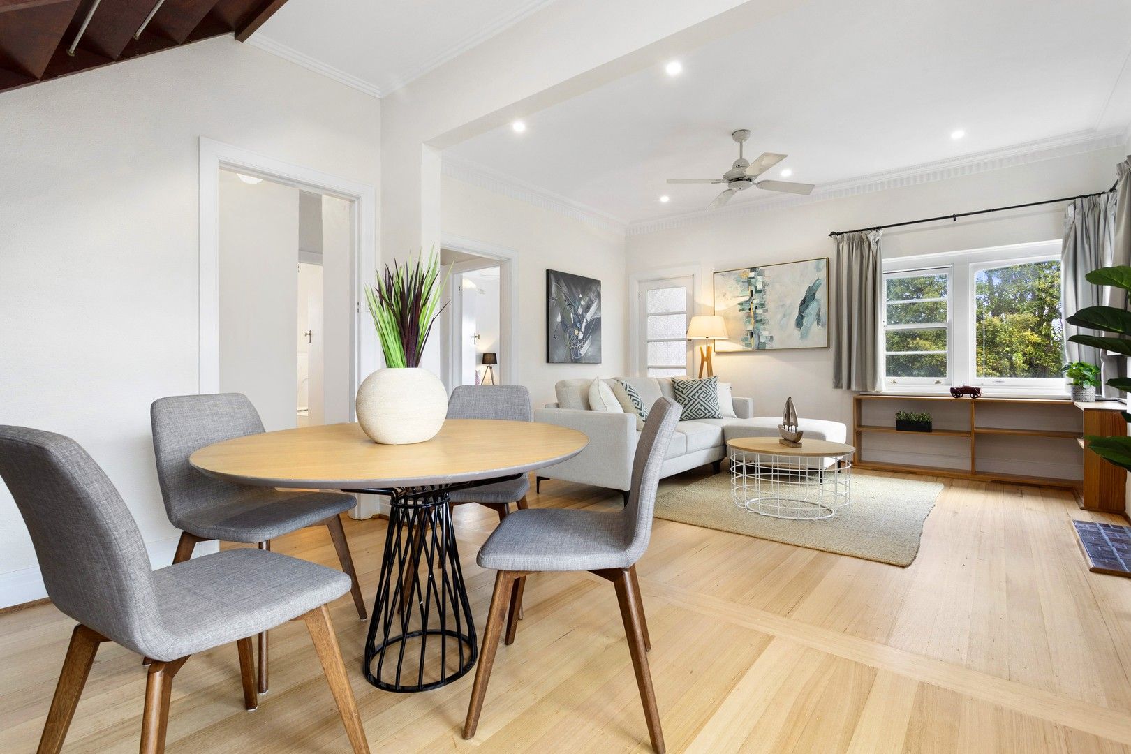 2 bedrooms Apartment / Unit / Flat in 9/36 Riddell Parade ELSTERNWICK VIC, 3185