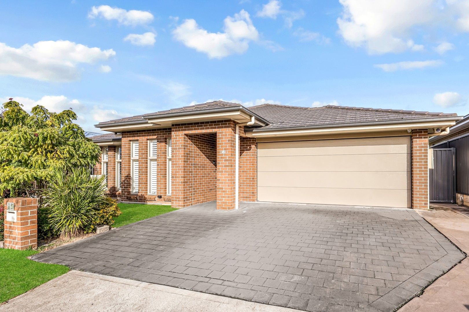 4 bedrooms House in 15 Sandringham Street RIVERSTONE NSW, 2765