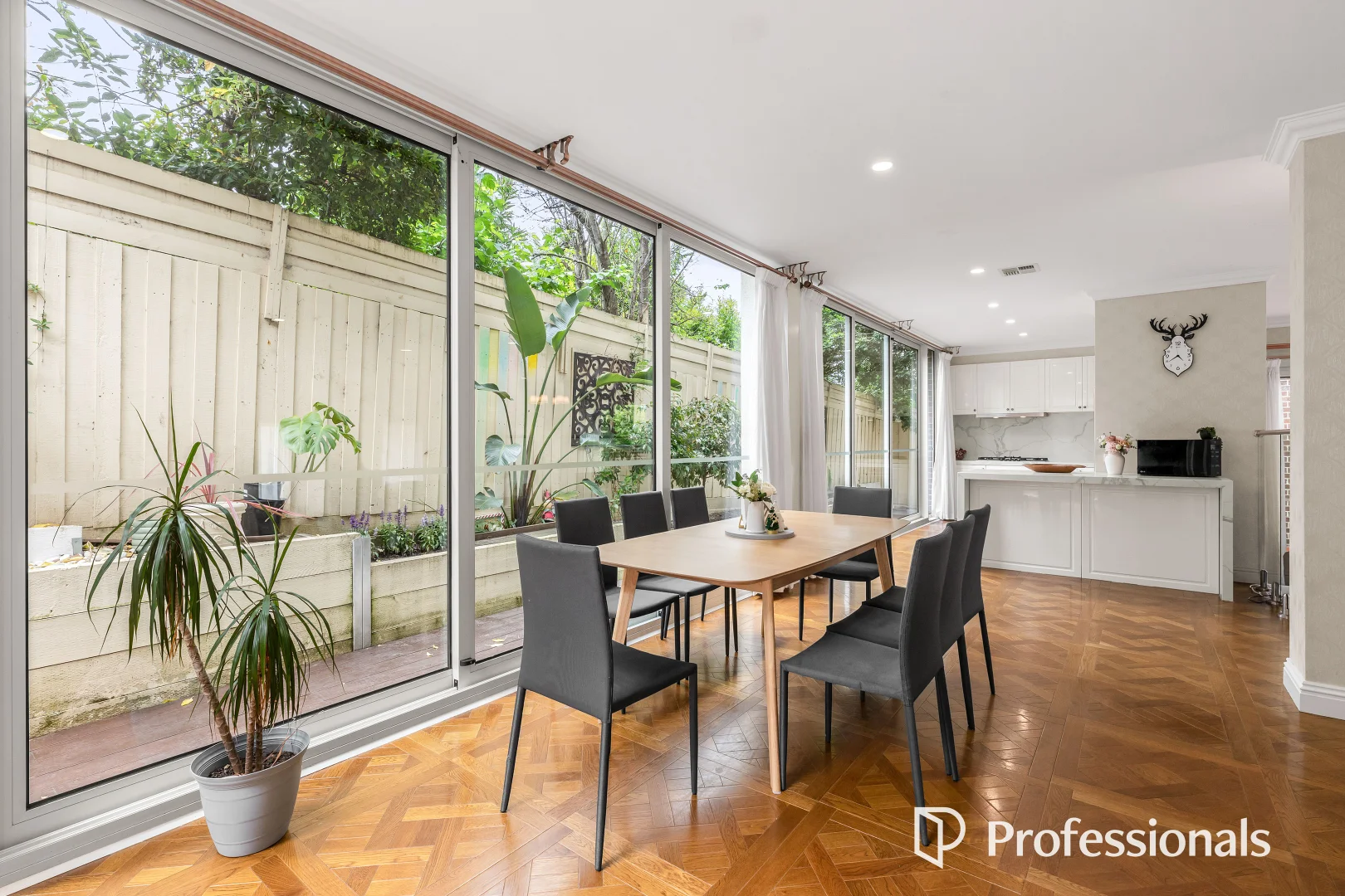 Additional image 5 of 2/18 Grandview Road, Box Hill South VIC 3128