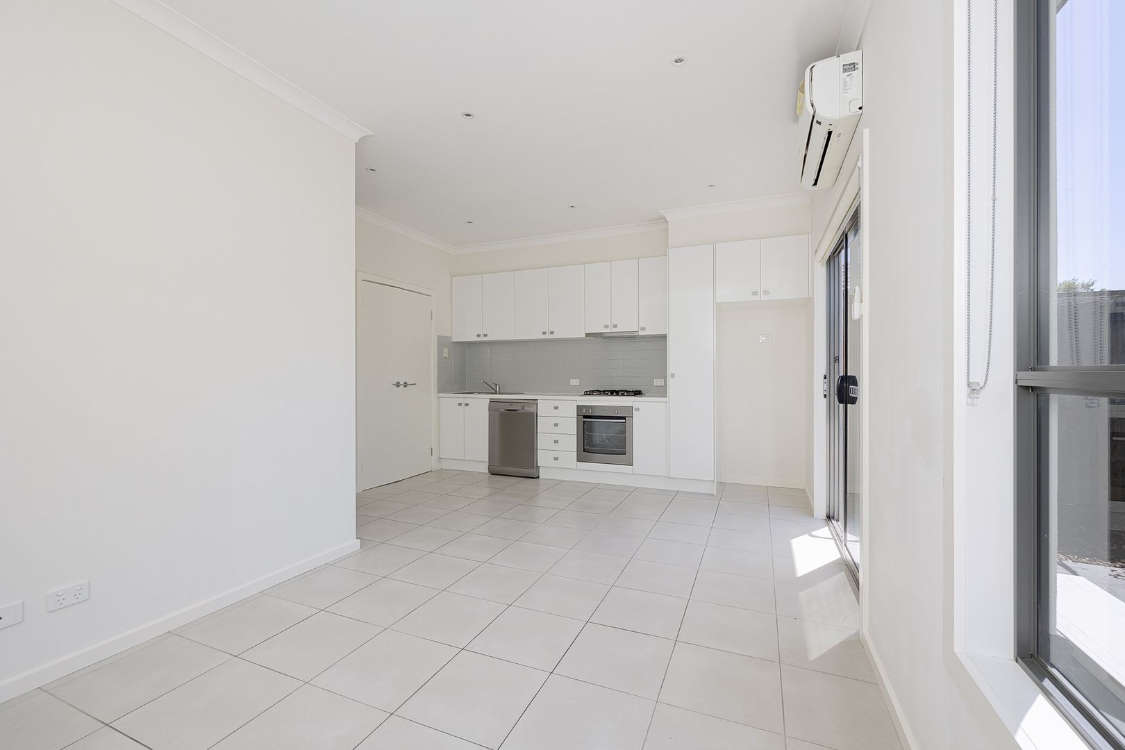 4/1 Clark Street, Reservoir VIC 3073, Image 2