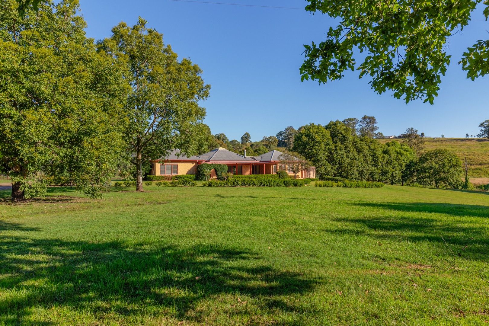 6 bedrooms Rural in 98 Torryburn Road PATERSON NSW, 2421