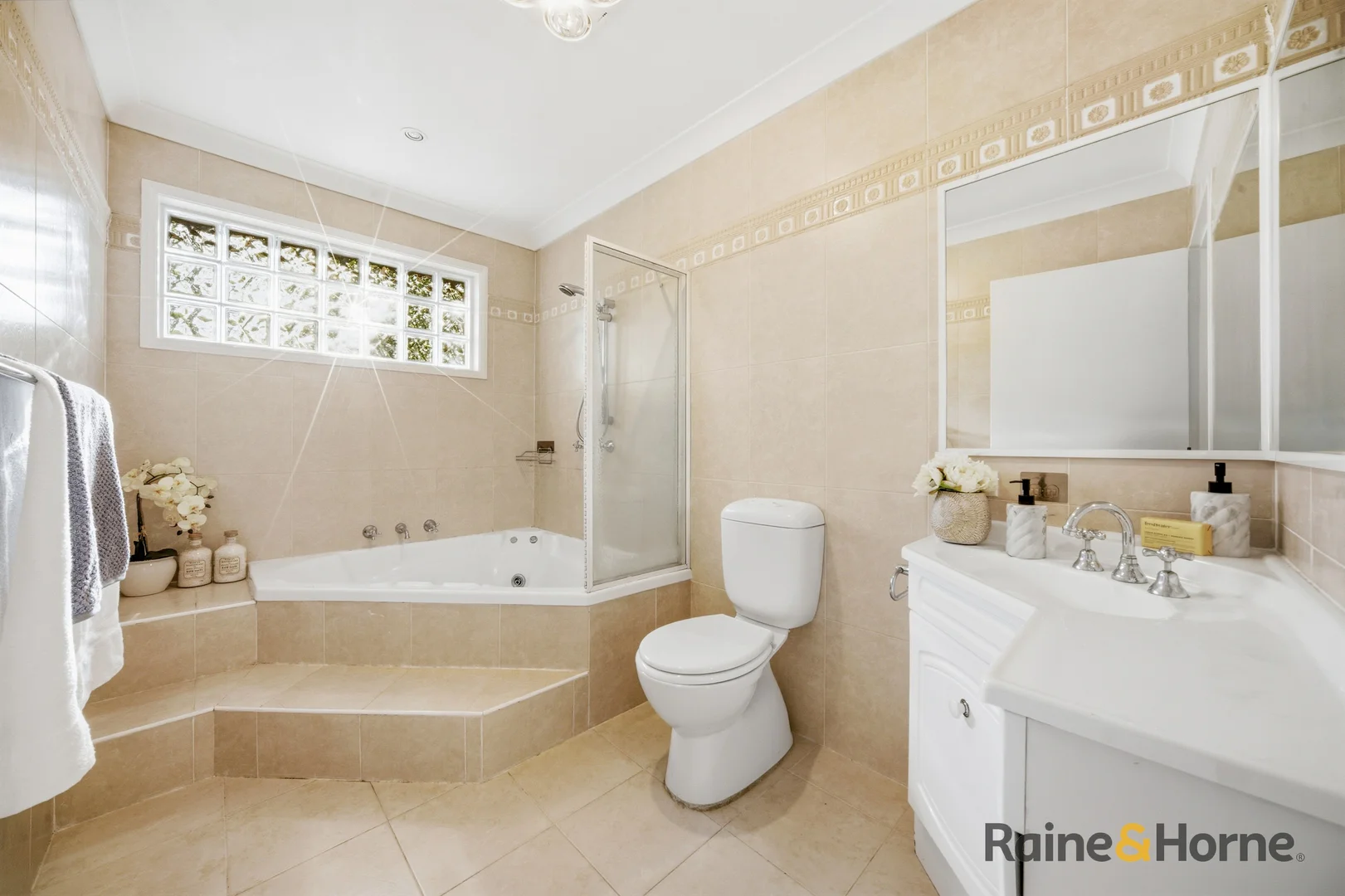 Additional image 10 of 19 Hoddle Crescent, Davidson NSW 2085