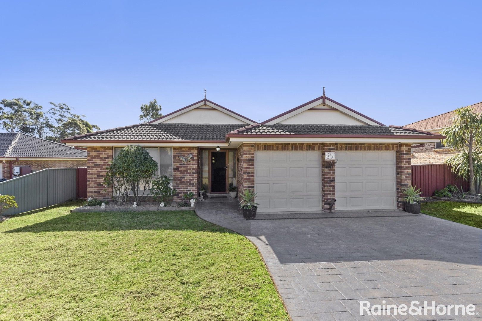 5 bedrooms House in 36 Tulip Oak Drive ULLADULLA NSW, 2539