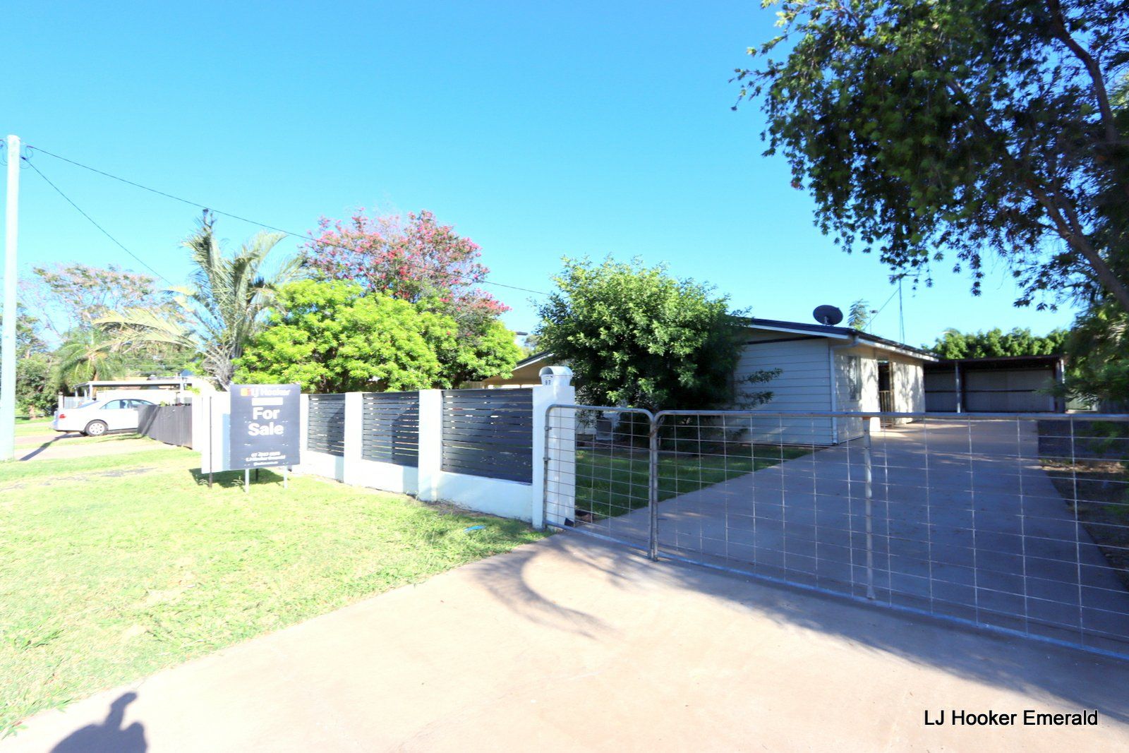 3 bedrooms House in 97 Harris St EMERALD QLD, 4720