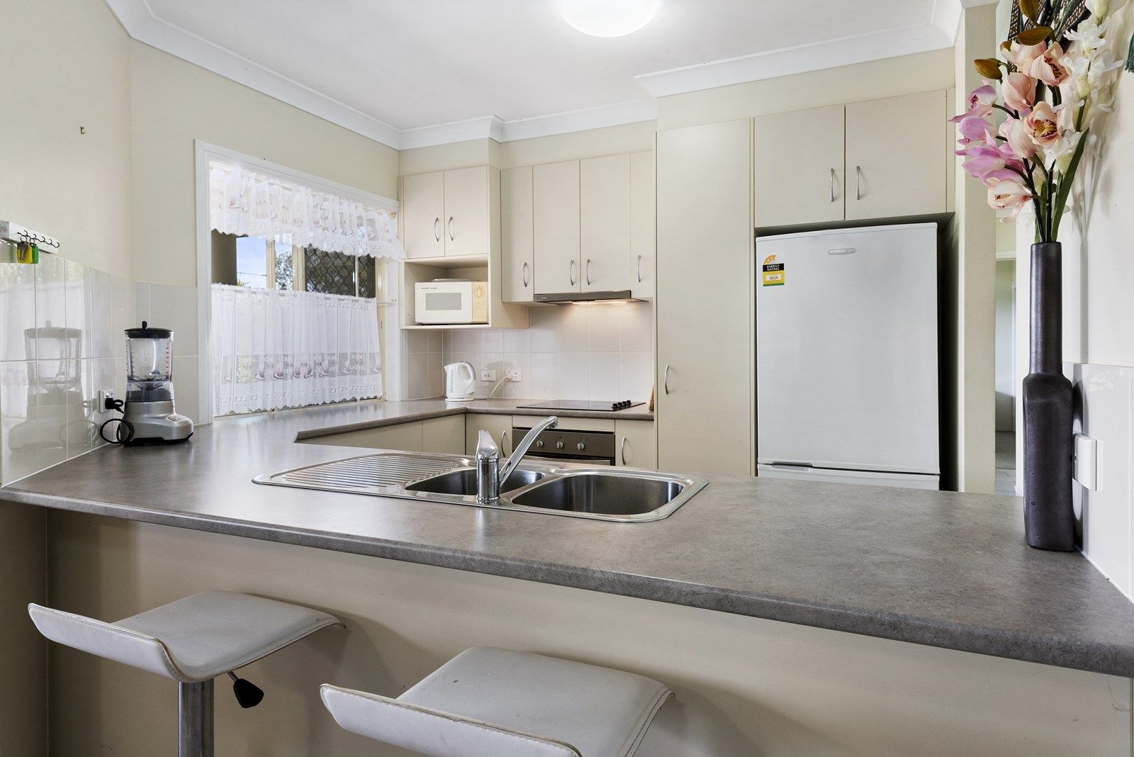 Unit 2, 6 Vista Court, Withcott QLD 4352, Image 1