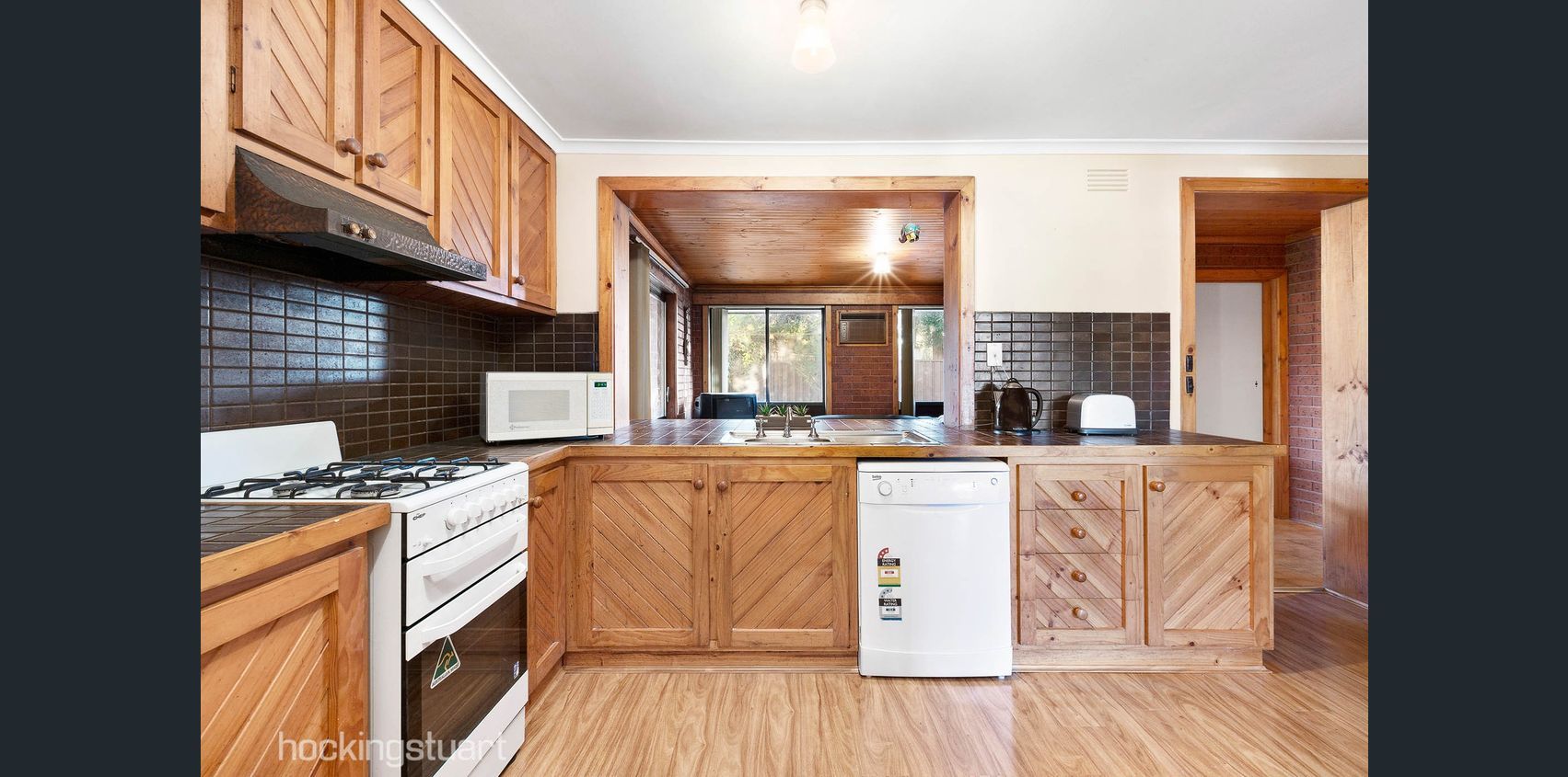 8 Brownlow Crescent, Epping VIC 3076, Image 1
