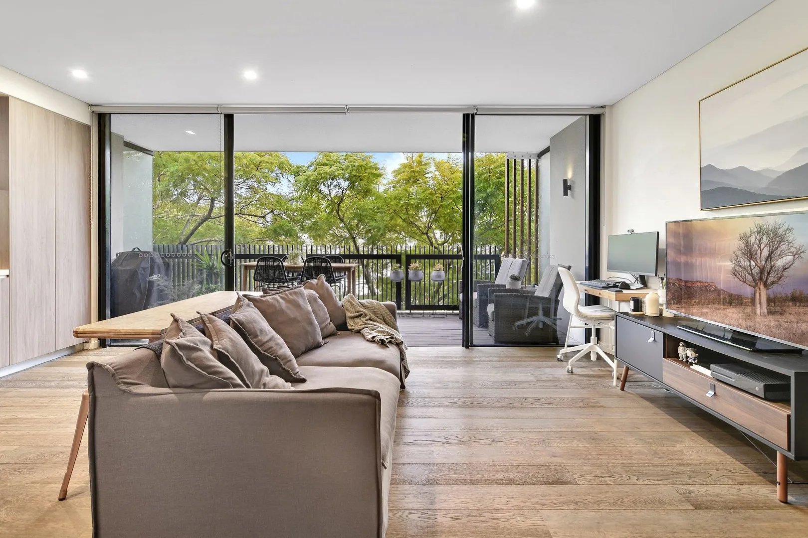 Sophisticated one bedrooom apartment in a boutique development, Alexandria