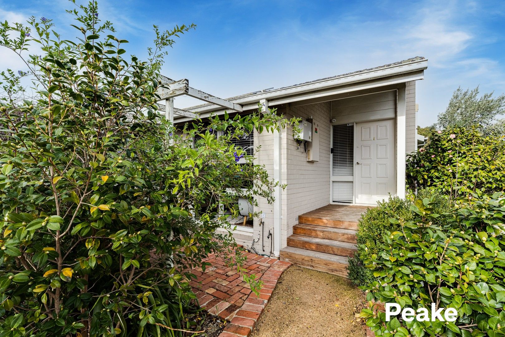 4 bedrooms House in 16 Coniston Avenue BERWICK VIC, 3806