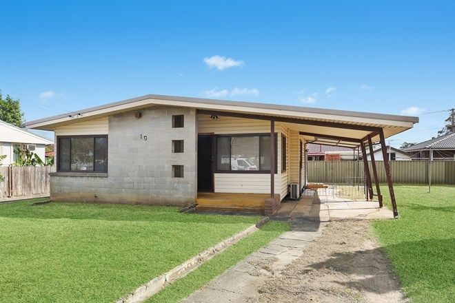 Picture of 19 Talbingo Place, HECKENBERG NSW 2168
