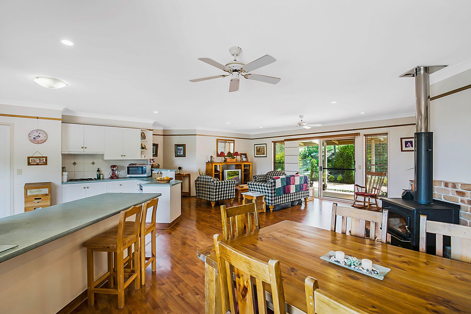 10 Grayson Court, Hodgson Vale QLD 4352, Image 2