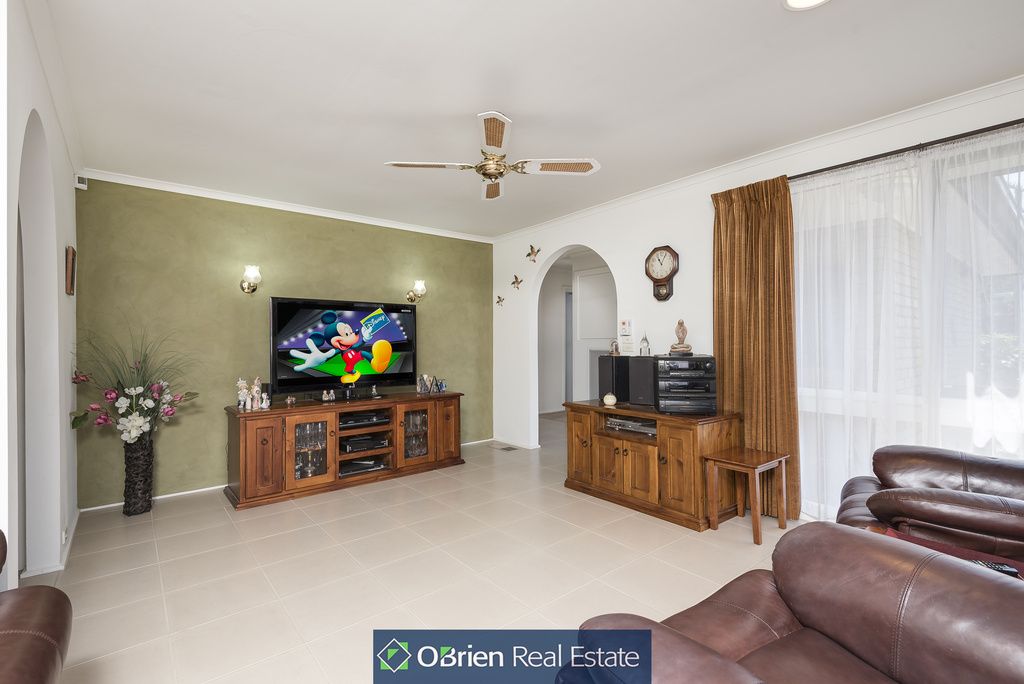 61 Aldridge Street, Endeavour Hills VIC 3802, Image 2