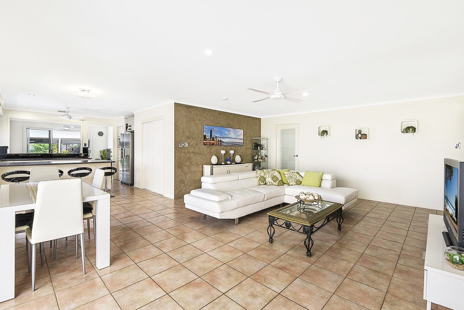 30 Coolong Crescent, Carrara QLD 4211, Image 1