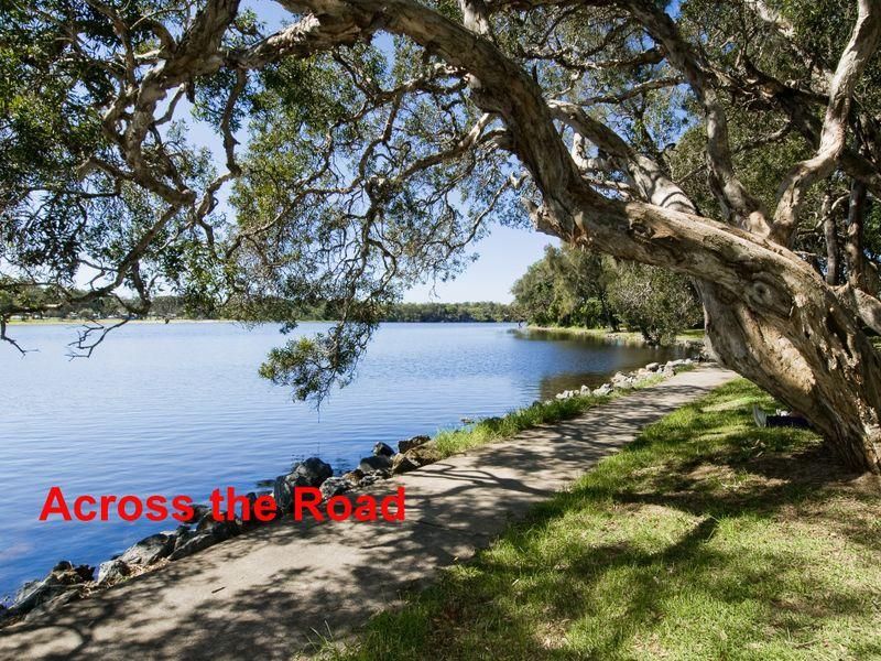 1/22 Aqua Crescent, LAKE CATHIE NSW 2445, Image 1