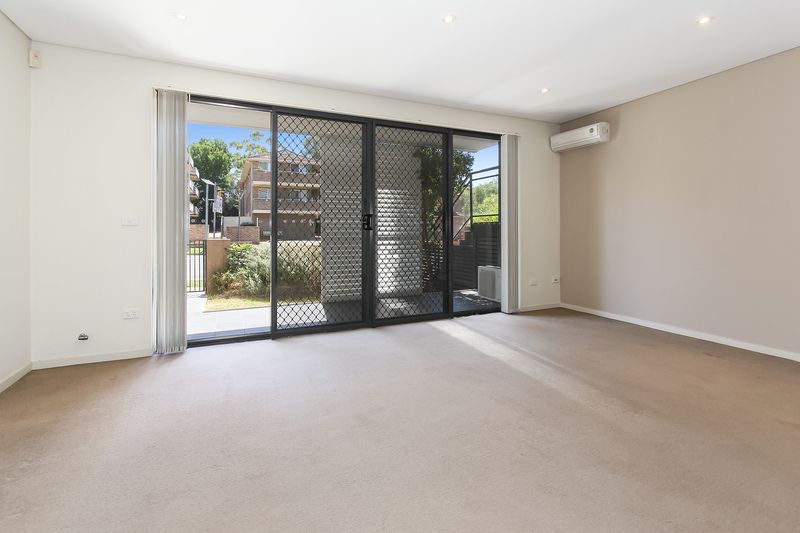 2 bedrooms Apartment / Unit / Flat in 5/46-52/5/46-52 Macarthur Street PARRAMATTA NSW, 2150