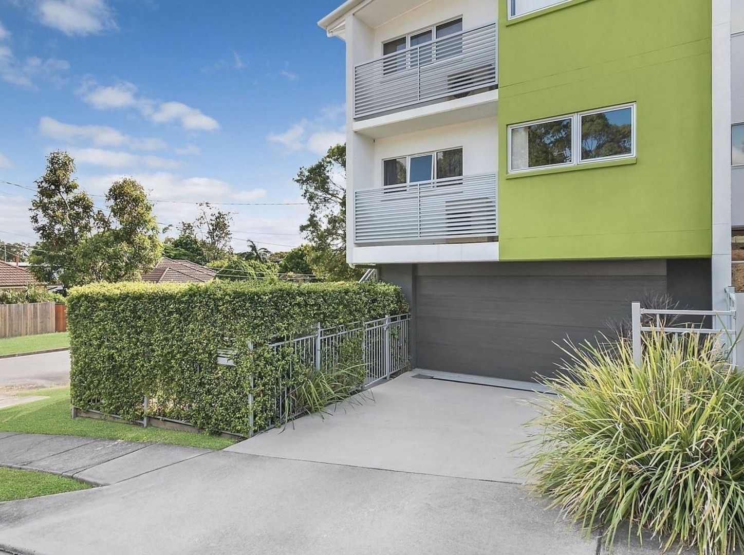 2 bedrooms Apartment / Unit / Flat in 1/1 Redarc Street FAIRFIELD QLD, 4103