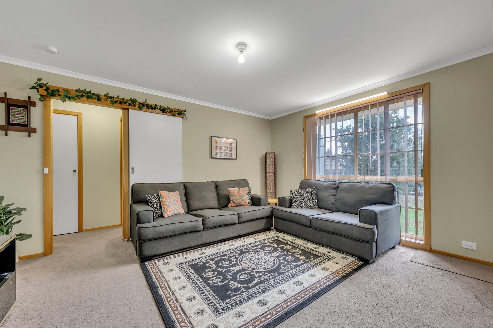 2/16 Teesdale Court, Lara VIC 3212, Image 2