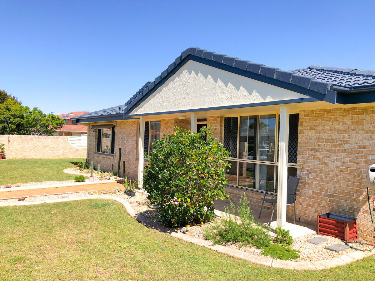 3 bedrooms Duplex in 1/70 Acacia Circuit YAMBA NSW, 2464