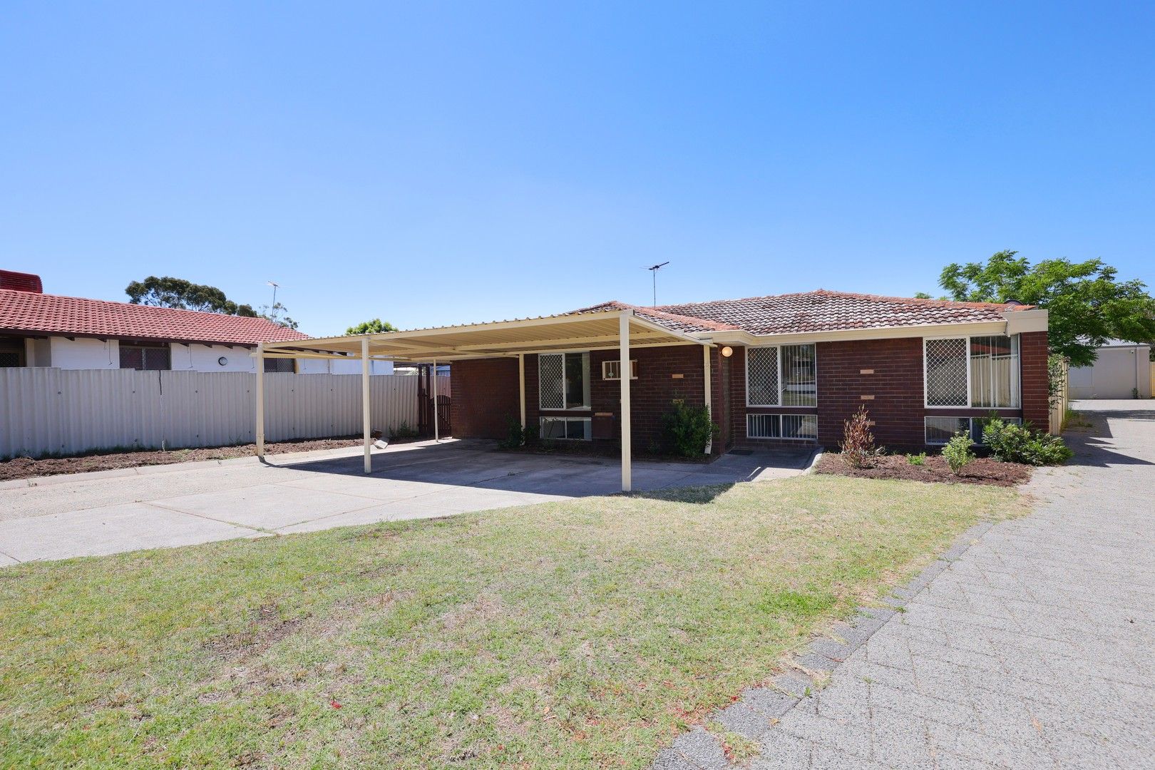 3 bedrooms House in 7 Camfield Place BEECHBORO WA, 6063