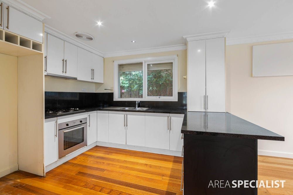 3 bedrooms House in 82 Railway Parade DEER PARK VIC, 3023