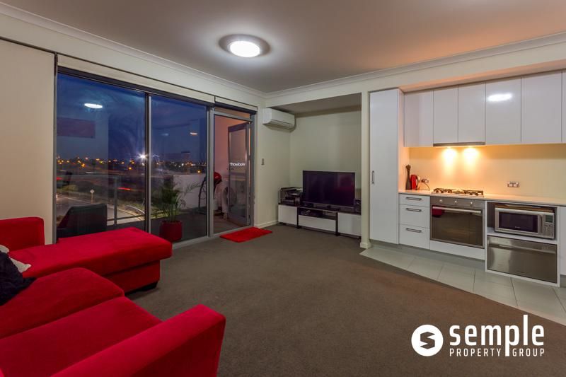 303/21 Malata Crescent, Success WA 6164, Image 2