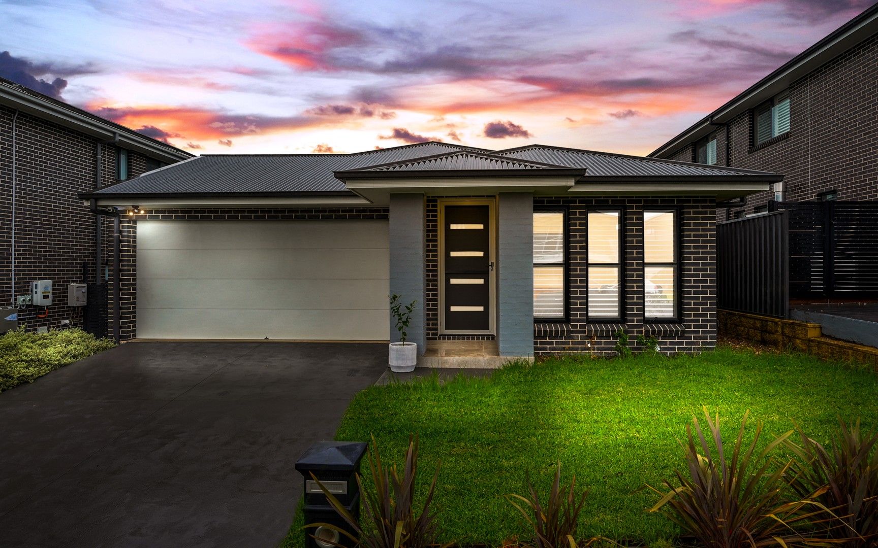 4 bedrooms House in 11 Toovey Avenue ORAN PARK NSW, 2570