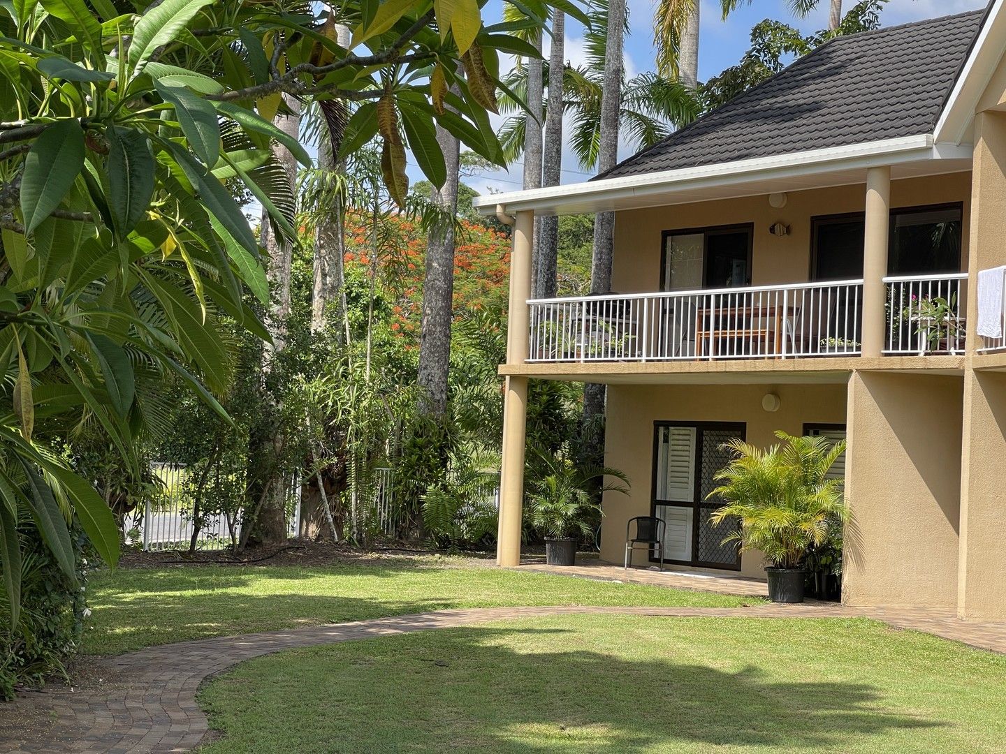 2 bedrooms Apartment / Unit / Flat in 9/60 Porter Promenade MISSION BEACH QLD, 4852