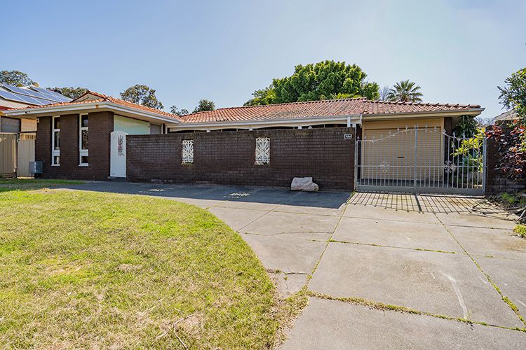 3 bedrooms House in 384 Marmion Street MELVILLE WA, 6156