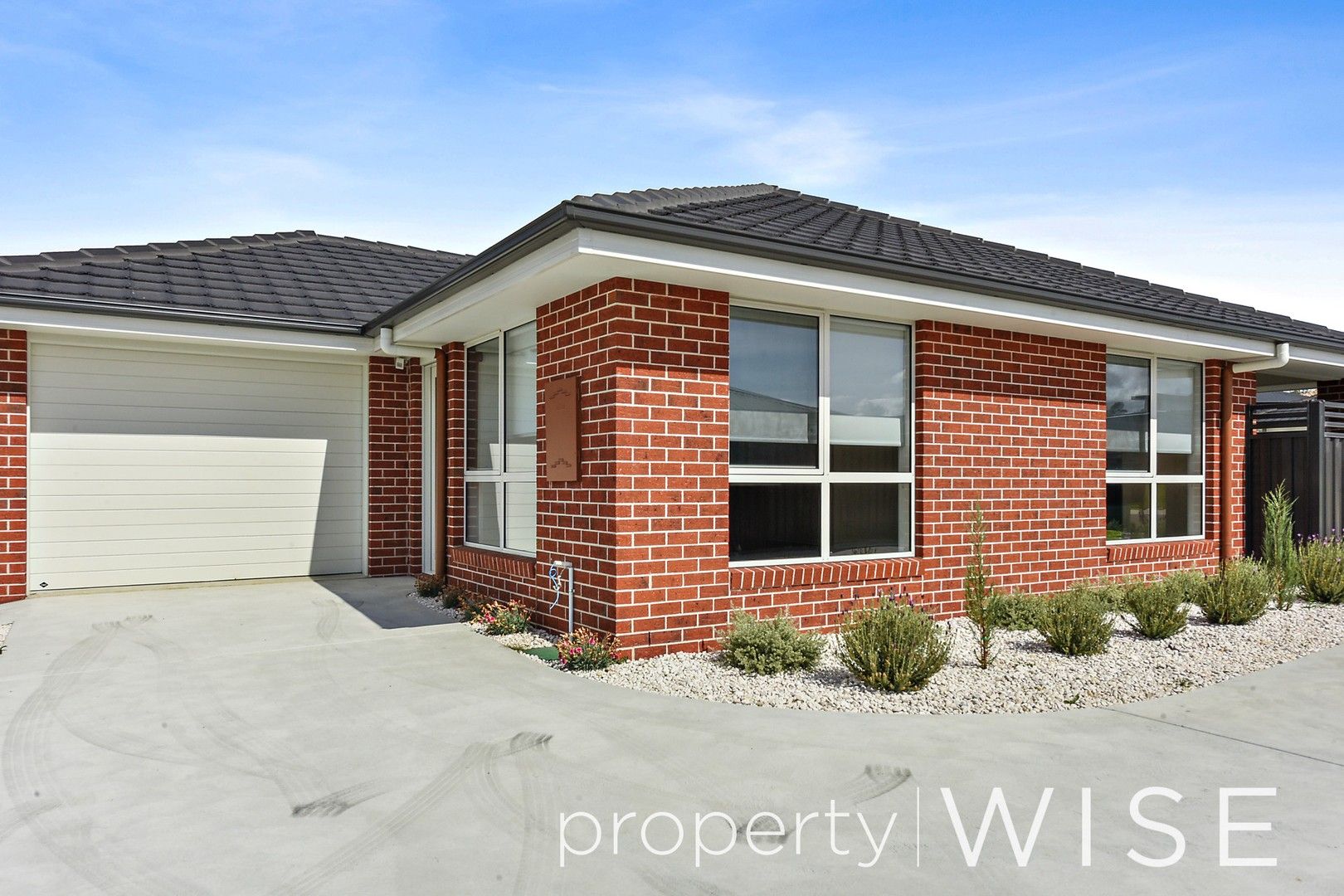 2 bedrooms House in 1/19 Parkfield Drive YOUNGTOWN TAS, 7249