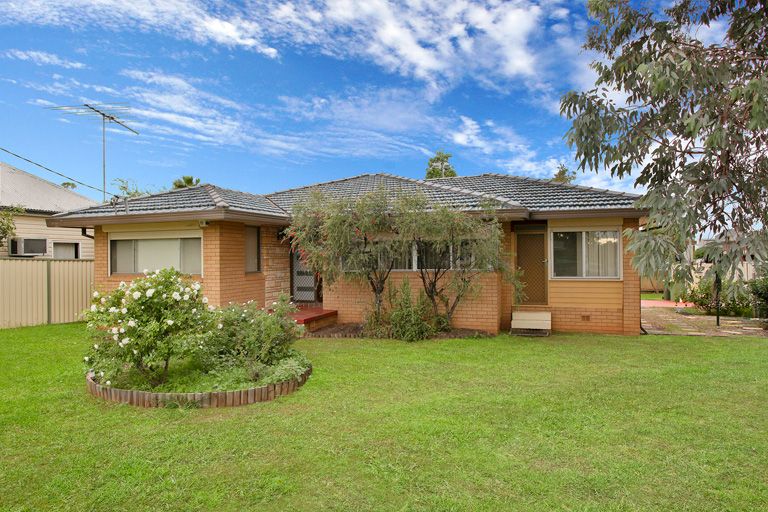 5 bedrooms House in 218 Macquarie Street SOUTH WINDSOR NSW, 2756