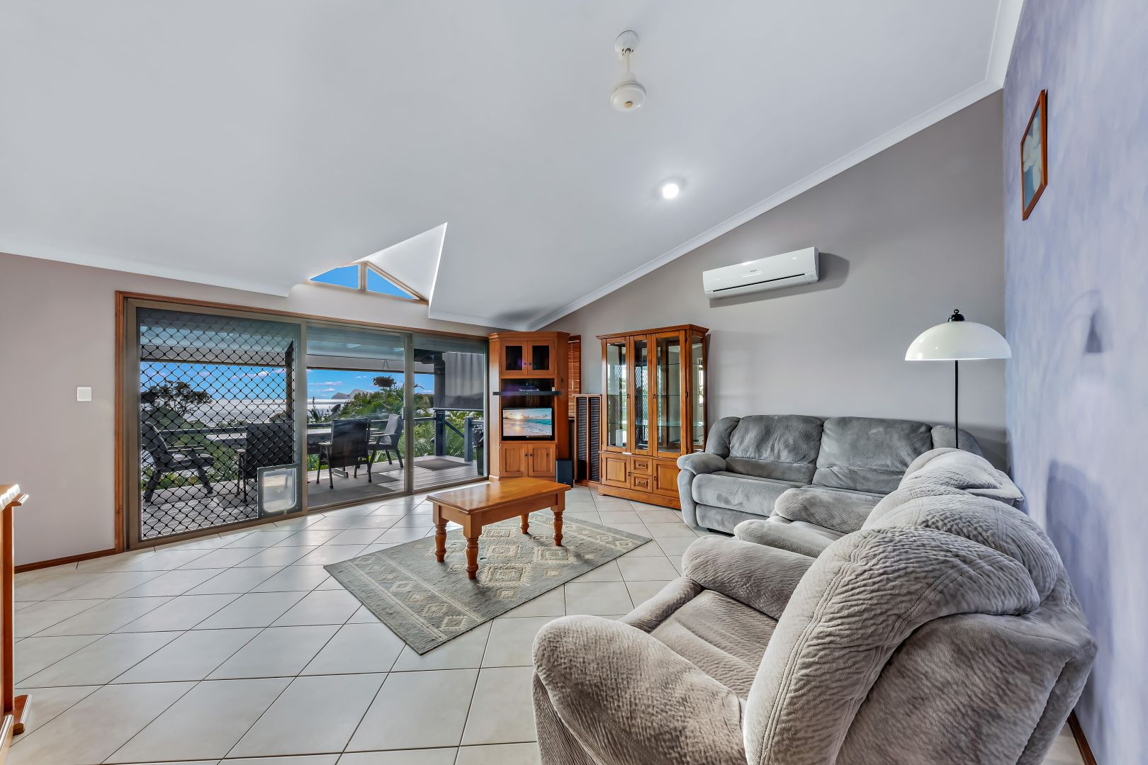 11 Roseric Crescent, Hideaway Bay QLD 4800, Image 2