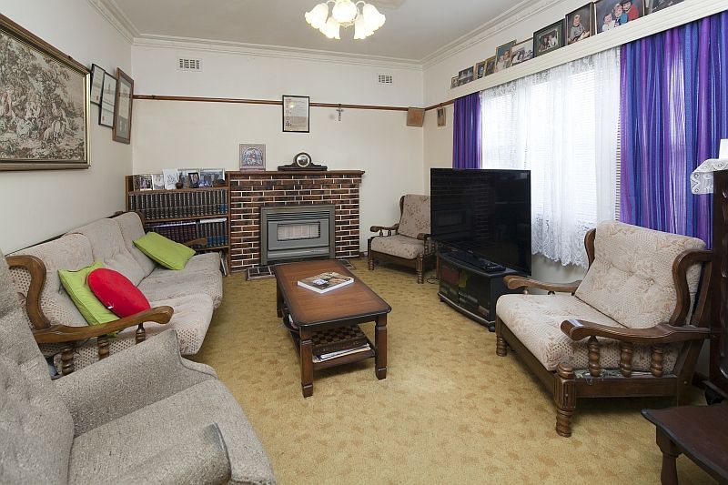 2 Grandview Avenue, Dandenong VIC 3175, Image 1