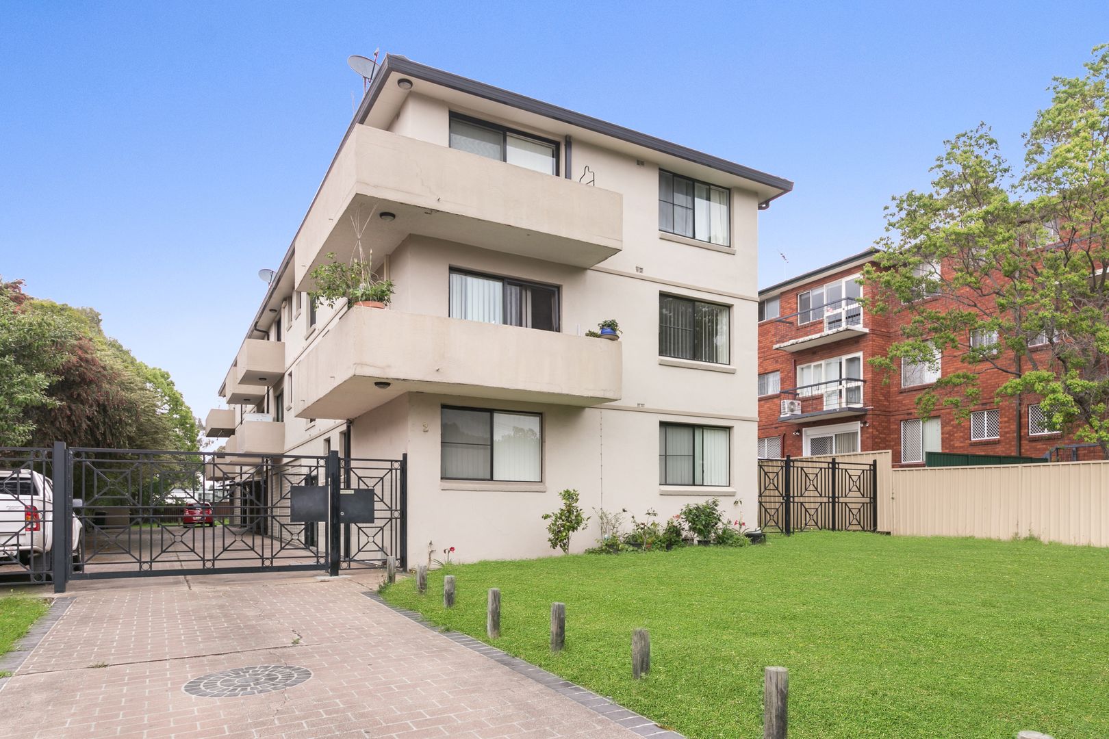 9/2 Calliope Street, Guildford Property History & Address Research