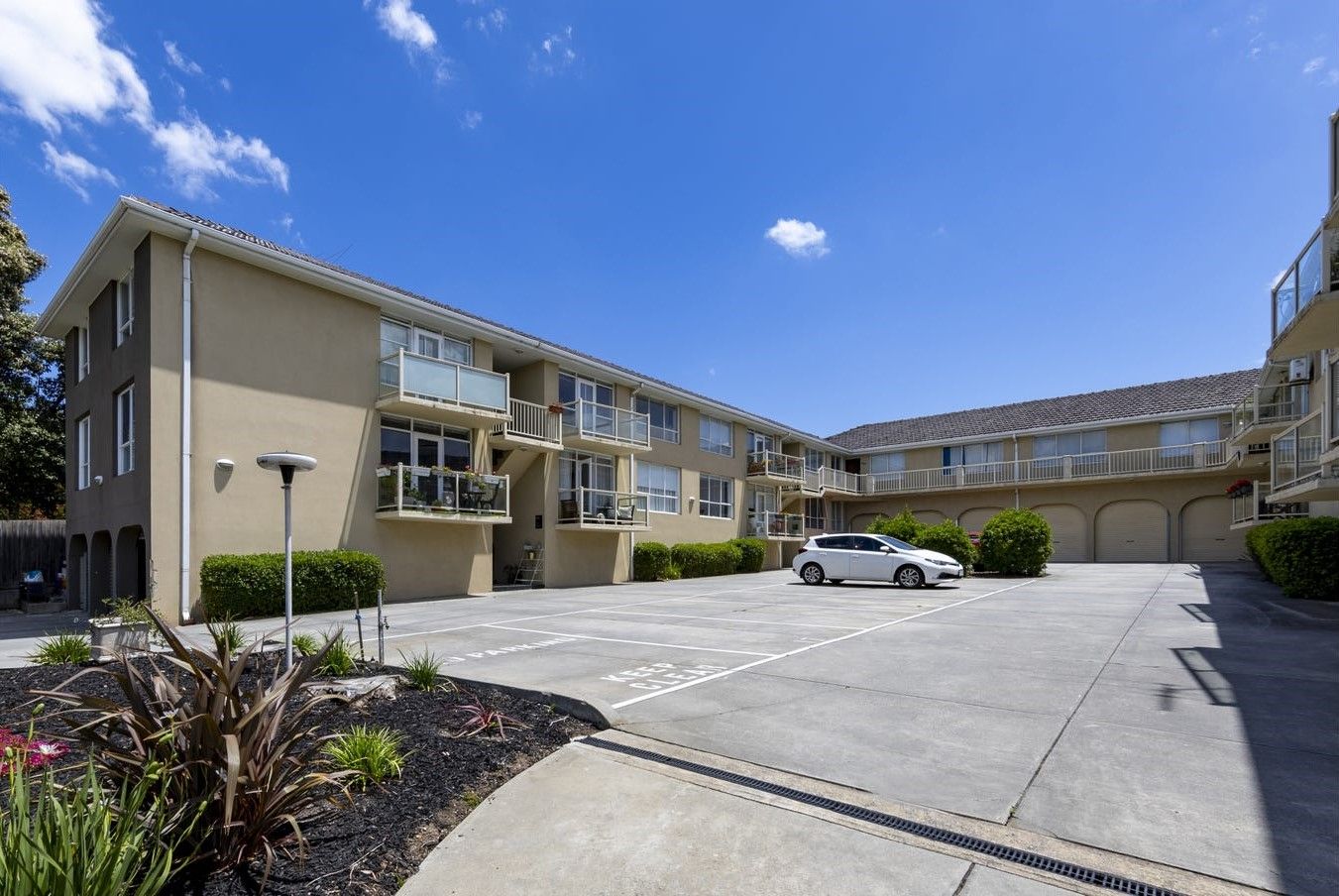 2 bedrooms Apartment / Unit / Flat in 17/146 Hyde Street YARRAVILLE VIC, 3013