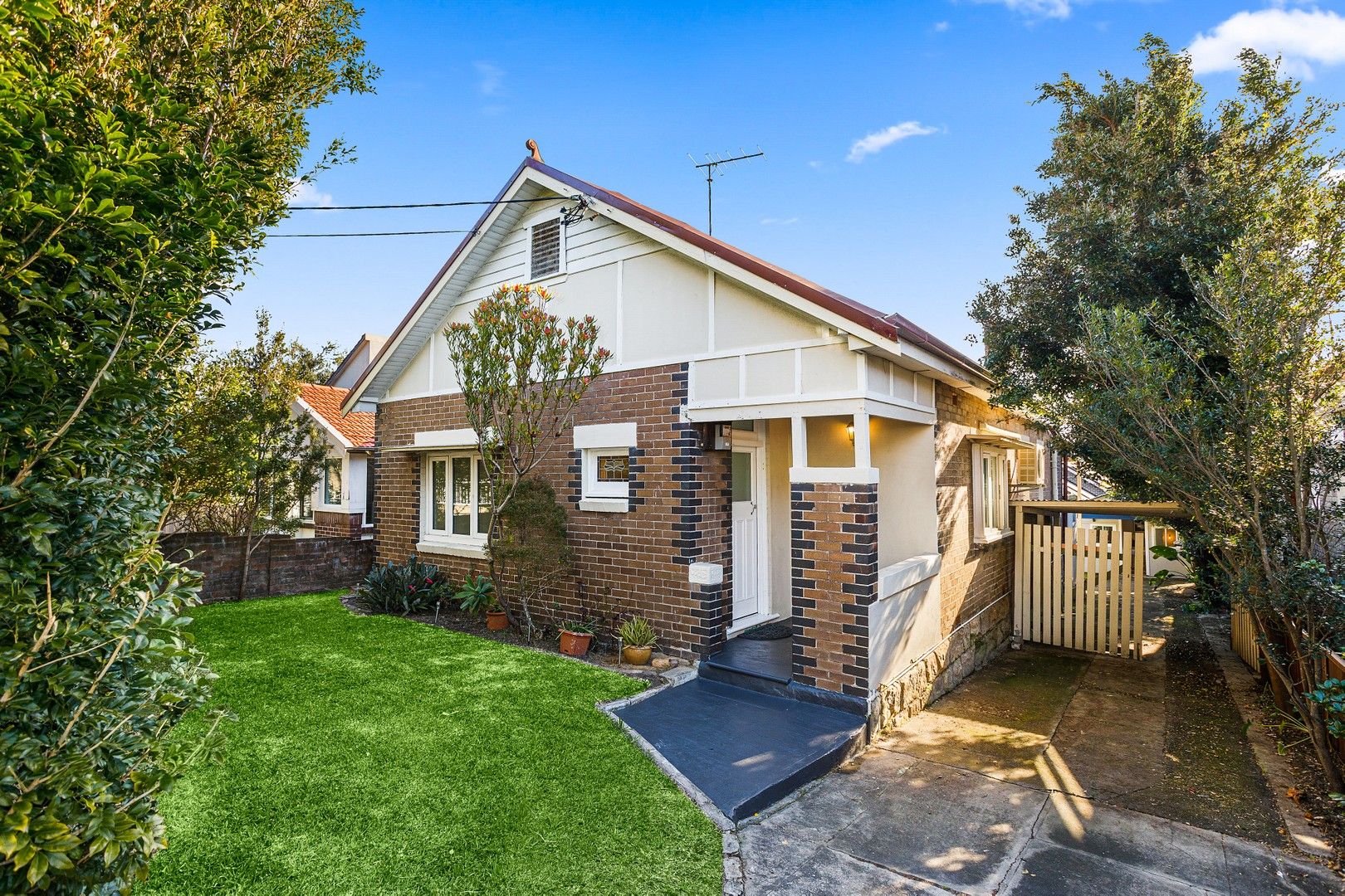 3 bedrooms House in 11 Mead Street BANKSIA NSW, 2216