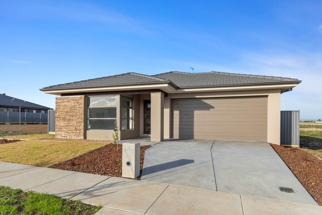 4 bedrooms House in 11 Mayo Street ALFREDTON VIC, 3350