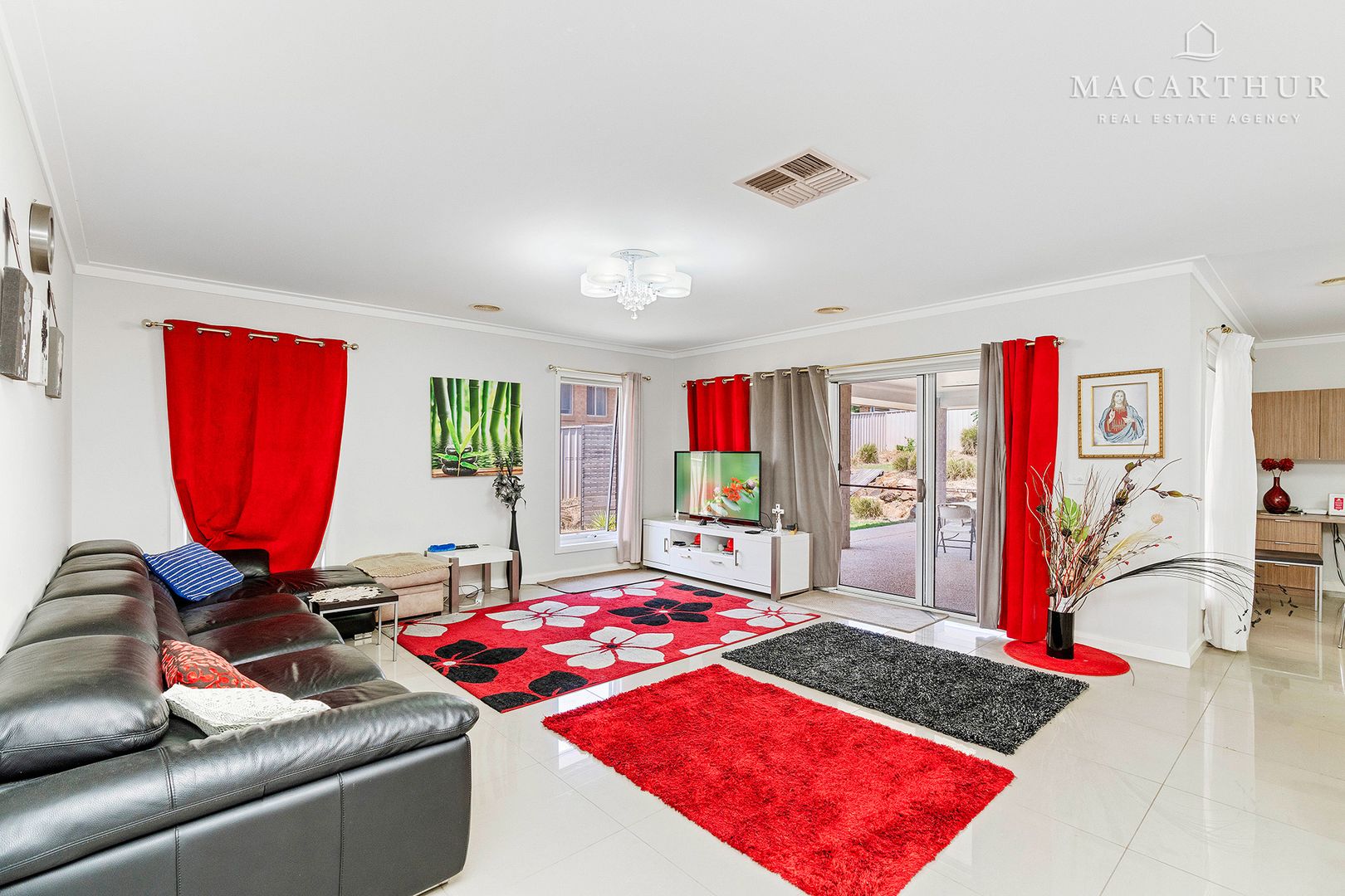 19 Kaloona Drive, Bourkelands NSW 2650, Image 1