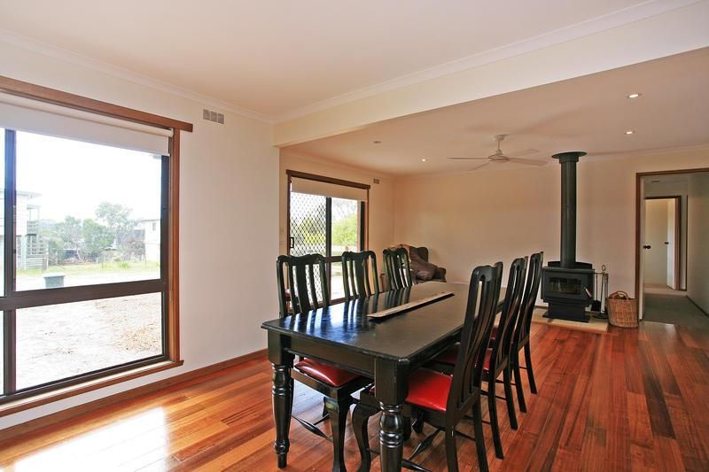 3 Della Avenue, AIREYS INLET VIC 3231, Image 2