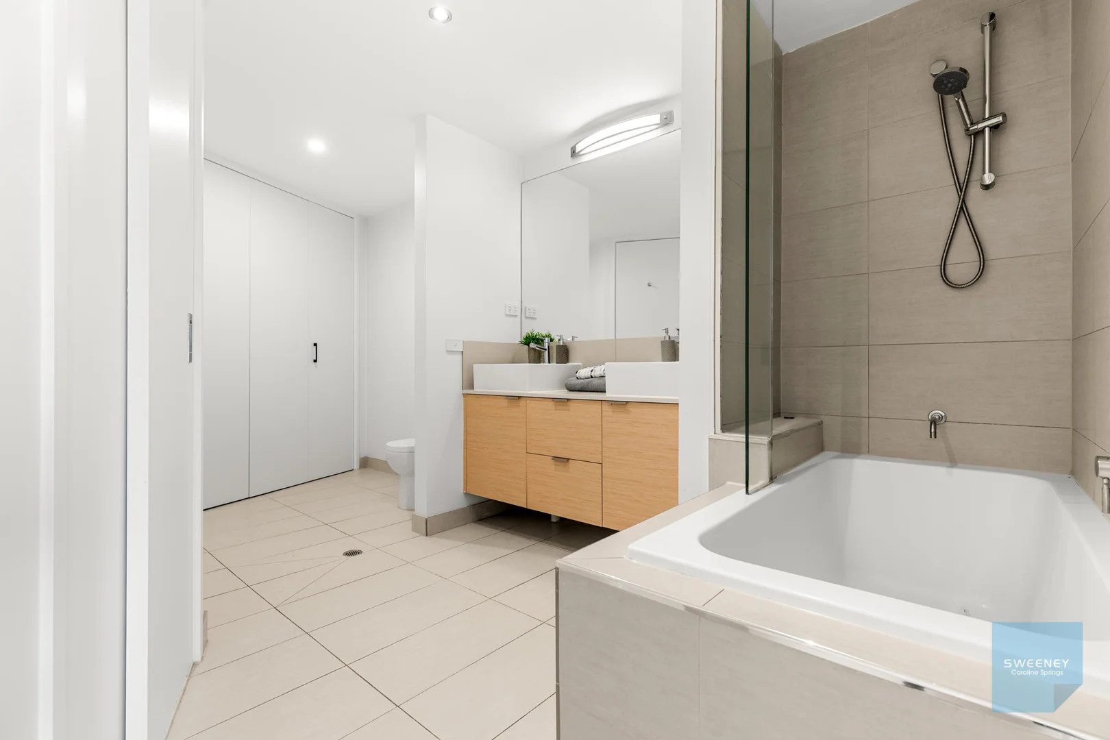 Additional image 11 of 11/2 The Esplanade, Caroline Springs VIC 3023