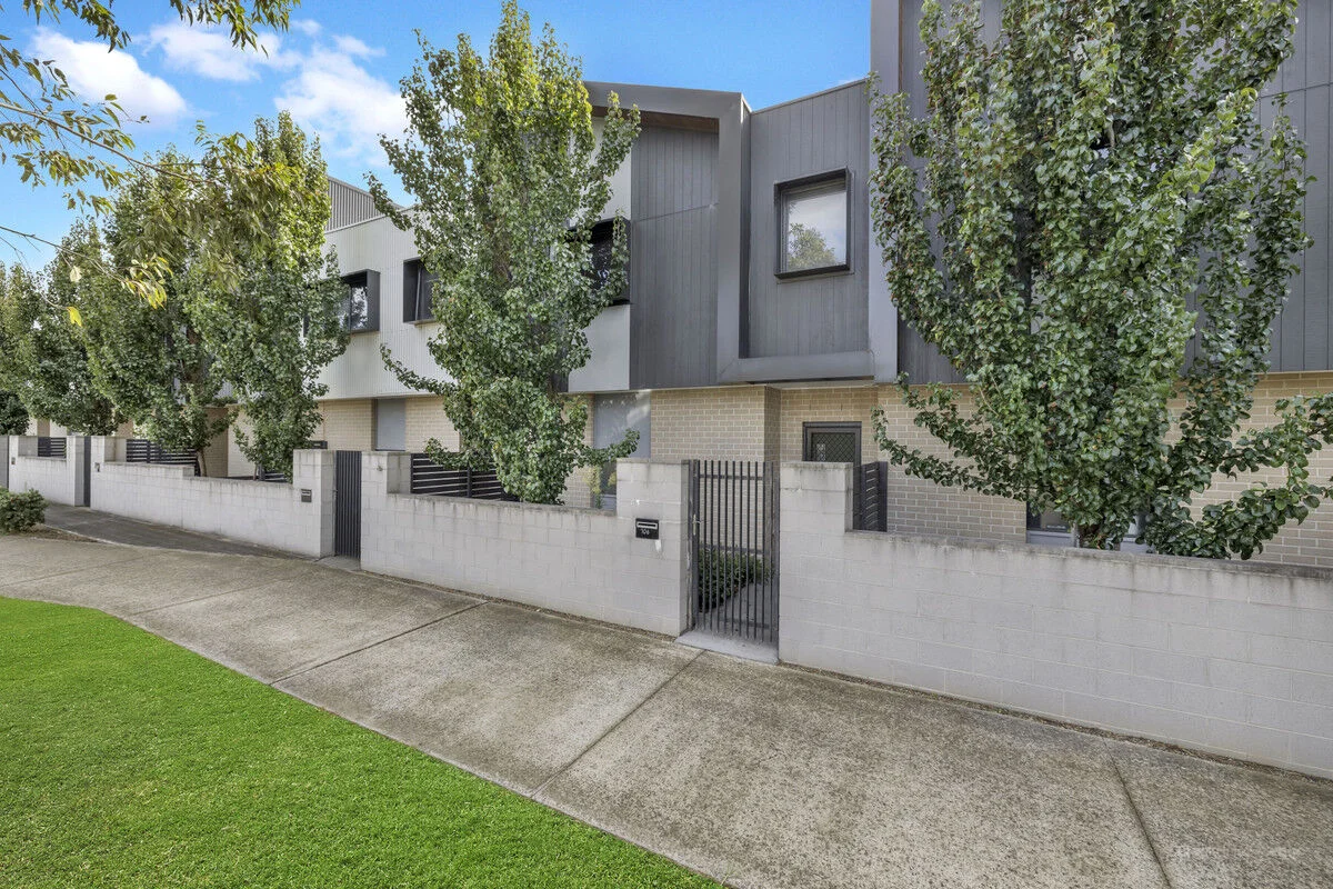 Primary image of 106 Station Street, Pakenham VIC 3810